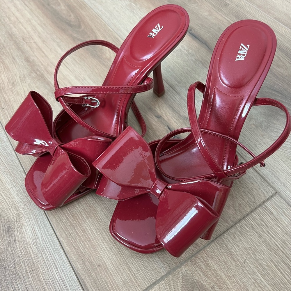 Zara PATENT EFFECT BOW SANDALS - Strawberry Red size 39 or size 8 only worn once - Picture 8 of 8